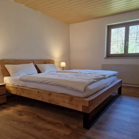 Zum Schwarzen Hirsch Сasa de vacaciones